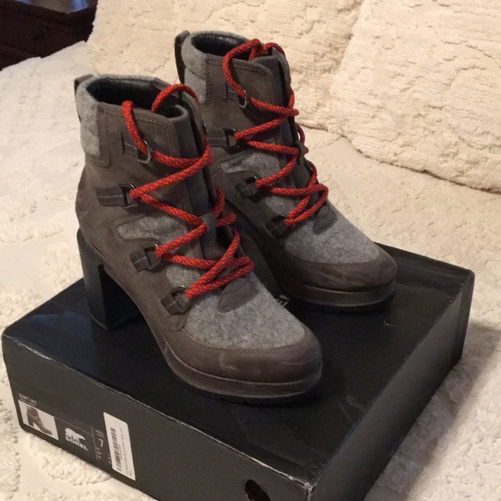 NEW IN BOX SOREL BLAKE LACE